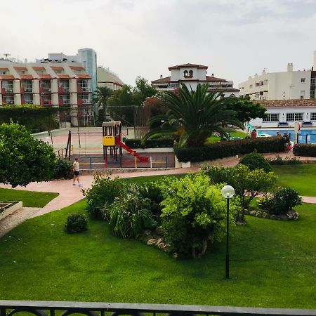 トレモリノスCarihuela Palace Beachアパートメント エクステリア 写真