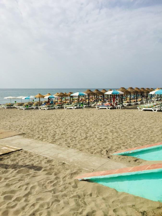 トレモリノスCarihuela Palace Beachアパートメント エクステリア 写真