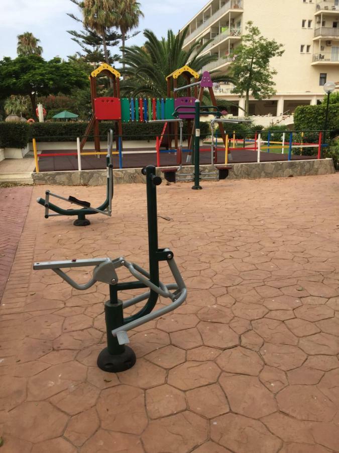 トレモリノスCarihuela Palace Beachアパートメント エクステリア 写真